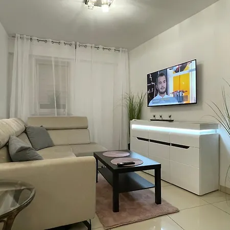 Home3city Sunrise Apartment *